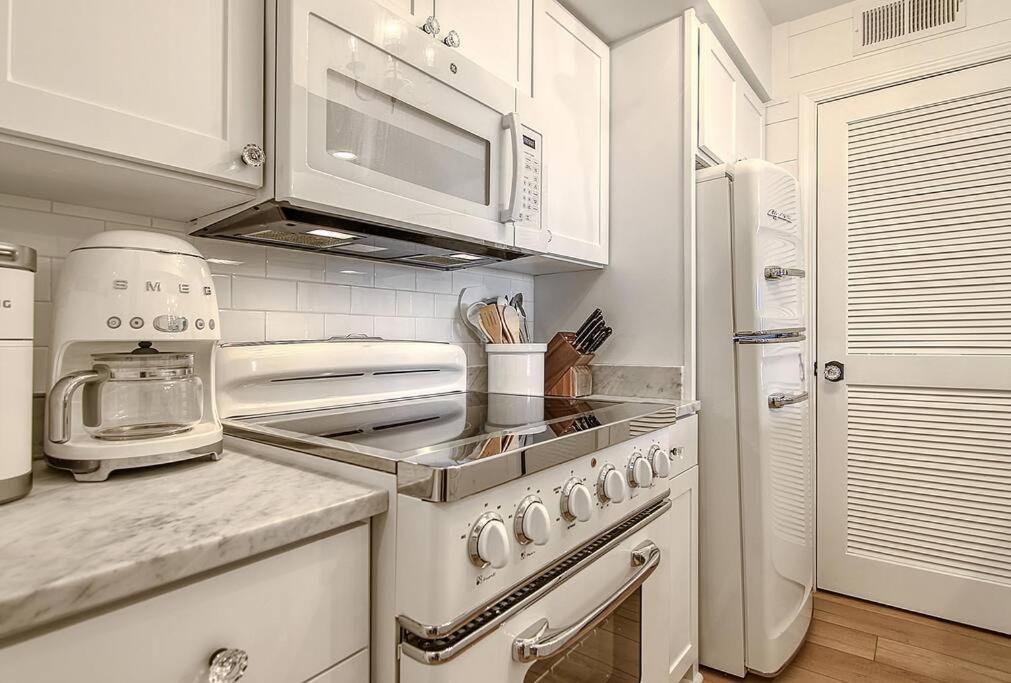 Luxury Seabrook Beachfront W/Spectacular Sunsets מראה חיצוני תמונה
