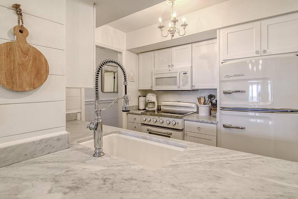 Luxury Seabrook Beachfront W/Spectacular Sunsets מראה חיצוני תמונה